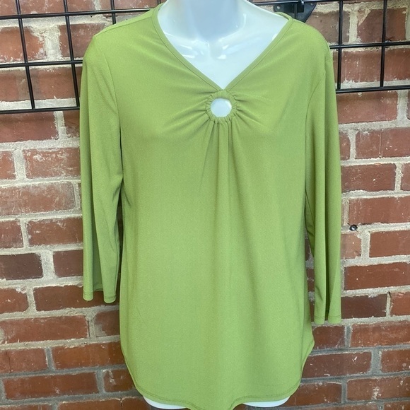 EST. 1946 green blouse D5 - Picture 1 of 7